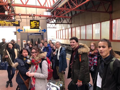 Curie_Corot's tweet photo. 14 élèves première tertiaire COVE ARCU et GA du lycée Curie-Corot en PFMP (Période de Formation en Milieu Professionnel) à Eastbourne et Hastings.
#ErasmusPlus https://t.co/gAZke1jy0G