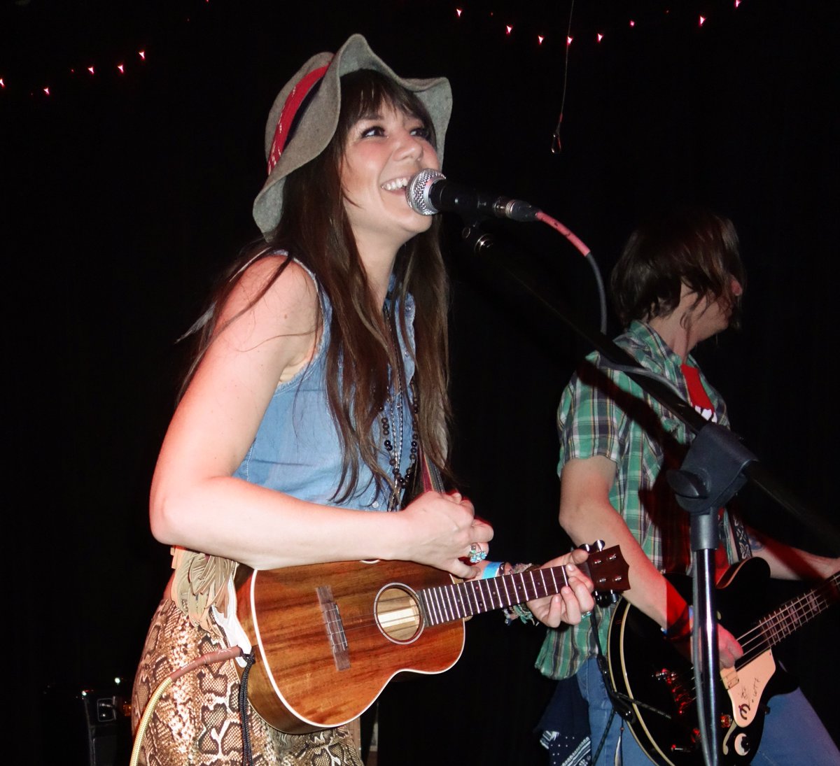 bp_three's tweet photo. @RaelynNelson #RaelynNelsonBand #NotHannahFairlight @MartinGuitar @OrangeAmps Raelyn and Preach from a show at @901Growlers last December for #FBF. The band is playing tonight, Saturday and Sunday as part of the @30AFest in Florida. 🤘🤠https://t.co/h5L8iUNPrY https://t.co/a0vZxAydwb