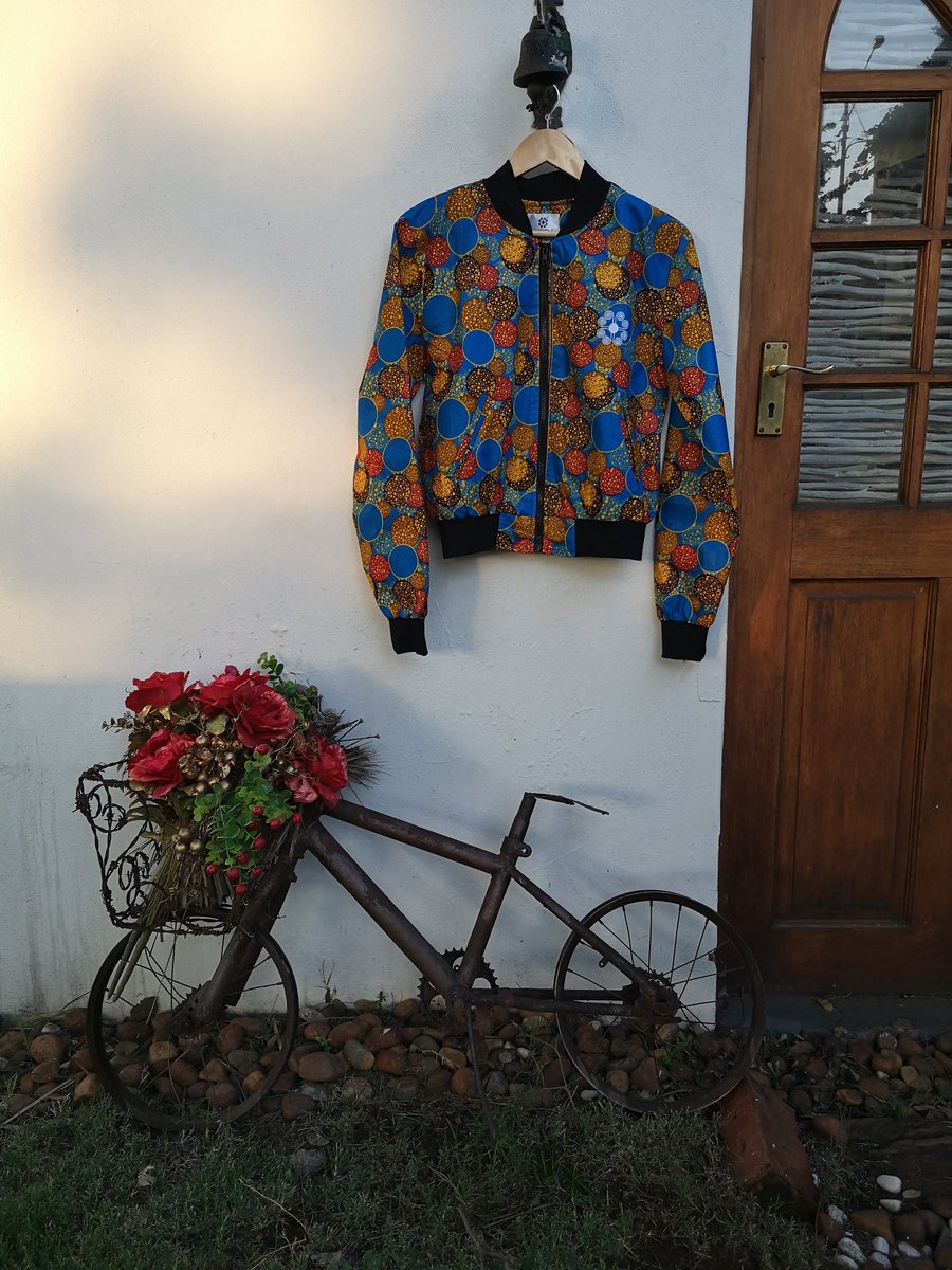 We imagined this latest Zaza bomber as decor. The flowers representing beauty, the door representing new opportunities and the bike??, well that's just for a joyride..
Only available at #theboxshopmidrand or #dm us..🛍 #buylocal #buyblack #ProudlySA #MadeinAfrica #madeinsa