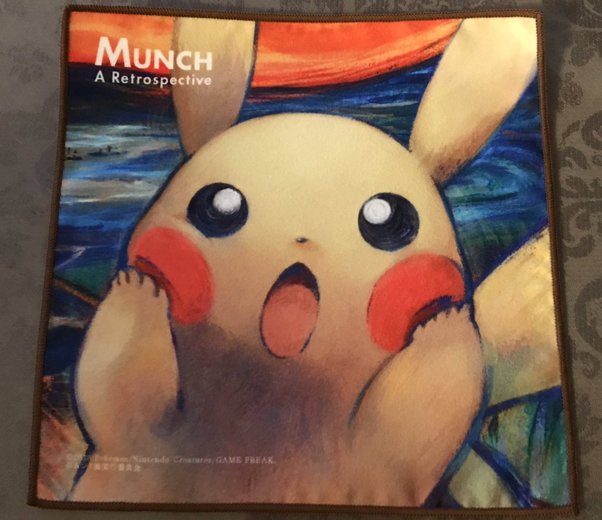 エミ Twitterren ムンク展で購入した ムンクの叫び改め ピカチュウの叫び のマイクロファイバークロス 完全に衝動買い と 40作品をコラージュしたクリアファイル 図録代わりに どちらも結構気に入っている ムンク展 ムンク展グッズ ポケモンコラボ