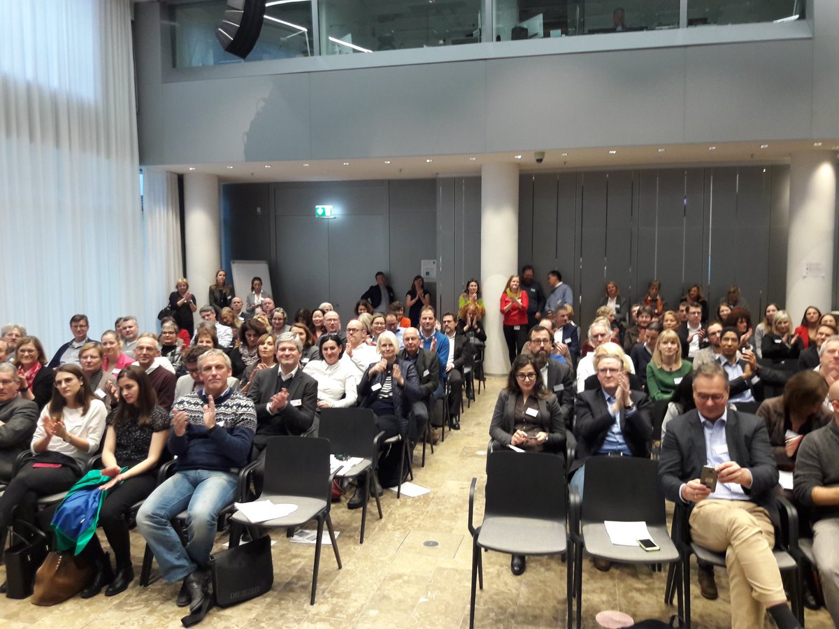 TauberTheresia's tweet photo. #PEPARTNERTAG2019 about 160 Trainers ans Coaches die Global Learning Campus Eidening their Knowledge regarding #agile #3D Training Tools ans micro learning platforms #learningworld https://t.co/K8u7x2T7gg