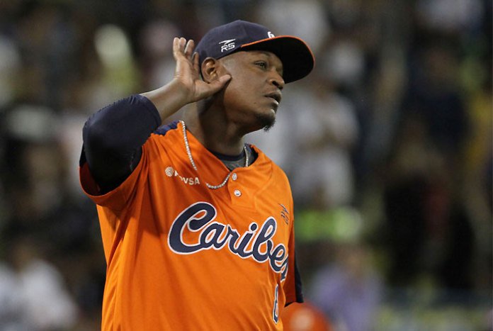 EuroValladares's tweet photo. "No escucho,
¿qué es lo que dicen?
QUE TE ROMPIMOS EL C_ _O BOLA OCHO 🎱
#LeoLeoLeo #LeonesDelCaracas #Bola8 #AndaQueTeLoCosanEnElPaseoColon #PorBocon #LVBP https://t.co/OmITvmXrUW