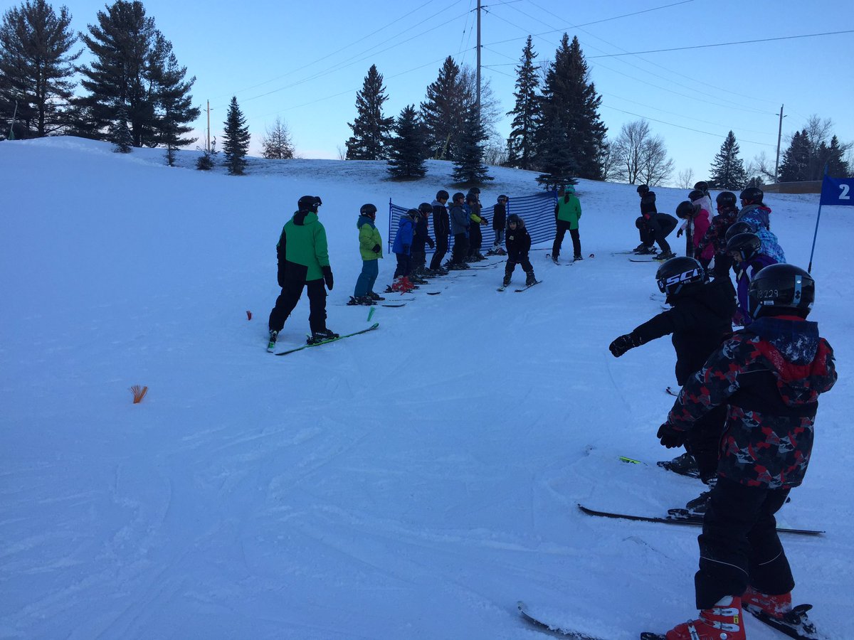 MisterCaruana's tweet photo. Ski lessons @glen_eden with the grade 4s and 5’s. @JamesPotterPS https://t.co/Vep5WyisFb