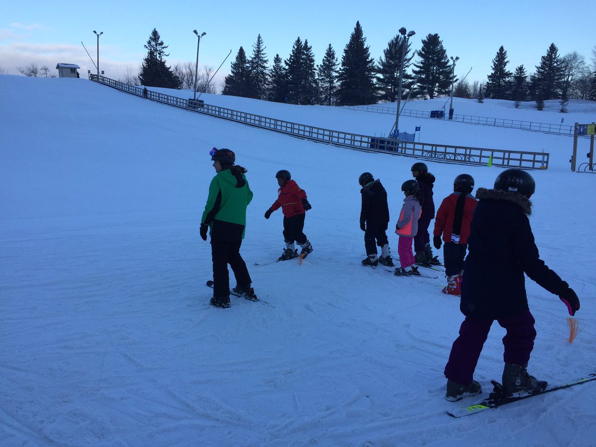 MisterCaruana's tweet photo. Ski lessons @glen_eden with the grade 4s and 5’s. @JamesPotterPS https://t.co/Vep5WyisFb