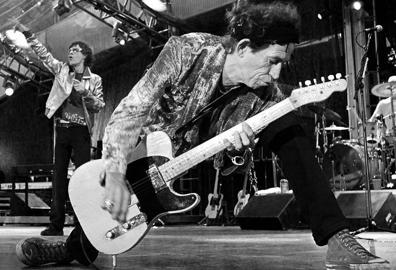 Clixfotorock's tweet photo. #UnDiaComoHoy de 1943 nace Keith Richards
Musico guitarrista, cantante, compositor y productor de The Rolling Stones.
Fue elegido en el puesto número 4  guitarristas más grandes de todos los tiempos.
🔥🎸🔥
#KeithRichards #TheRollingStones #guitarplayer #guitaridol #compositor https://t.co/kOq6tXYZT9