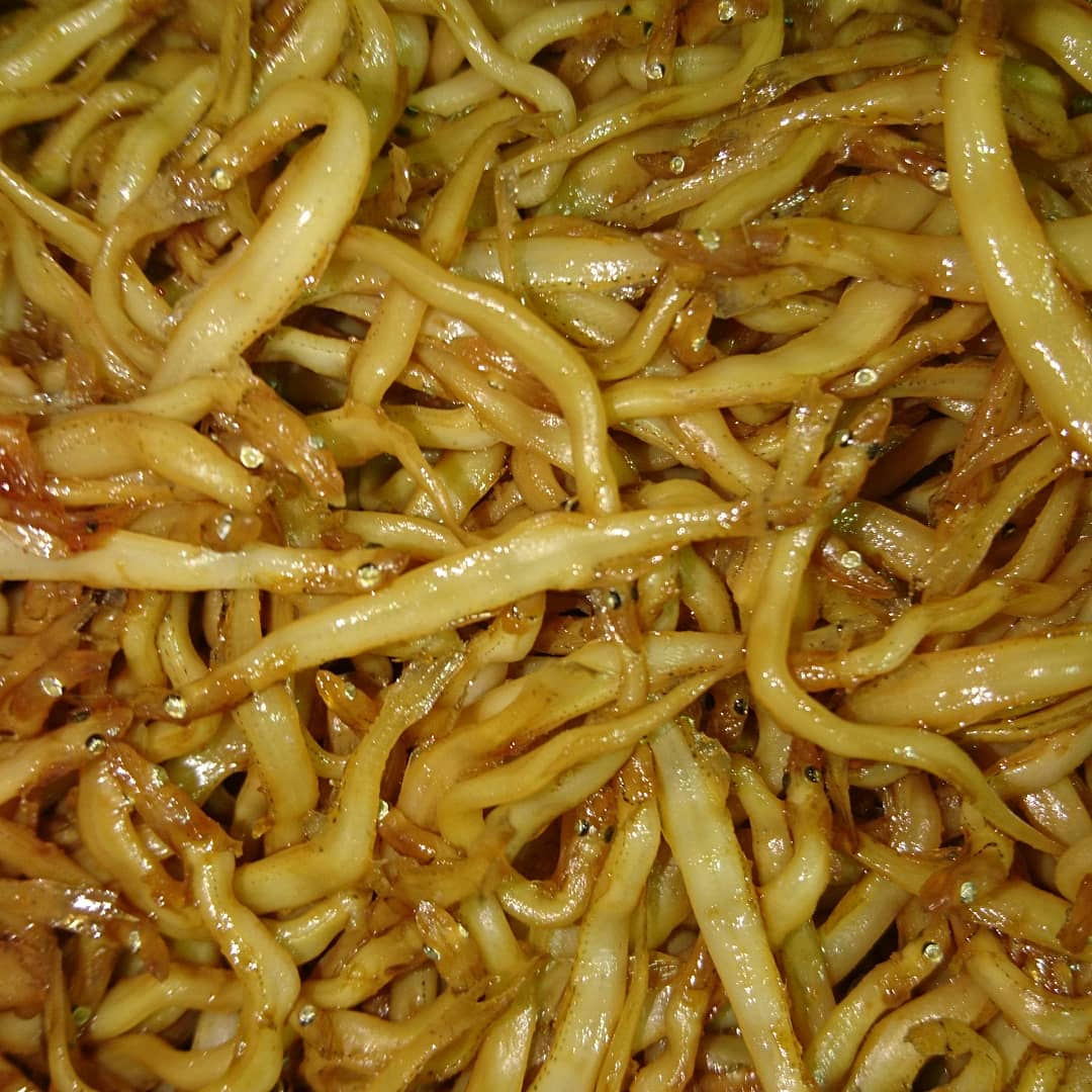 桑名のハマグリ 白魚紅梅煮 しらうおこうばいに 桑名でとれたシラウオを特製のたまり醤油で紅梅煮にしました 美味しく炊き上がりました 桑名 白魚紅梅煮 シラウオ