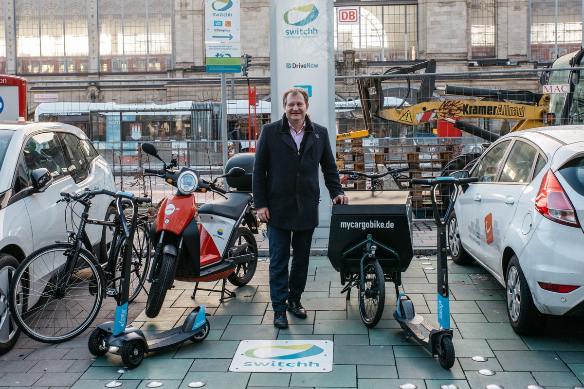Jetzt werden Testpersonen gesucht: Drei Monate ohne eigenes Auto und dafür bezahlt Bus, Bahn, Rad und E-Autos testen - eine Aktion der <a href="/fhh_umwelt/">UmweltbehördeHH</a>  Umweltbehörde und des Hamburger Abendblattes <a href="/abendblatt/">Hamburger Abendblatt</a> Infos unter t.hh.de/12074694