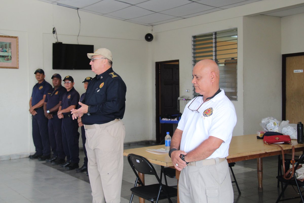 Personal Voluntario y Remunerado de #Coclé se preparan para participar en el operativo por Pre-jornada en #Penonomé Cnel <a href="/Salcerod/">Roderick H. Salcedo.·.</a> da instrucciones sobre cobertura.