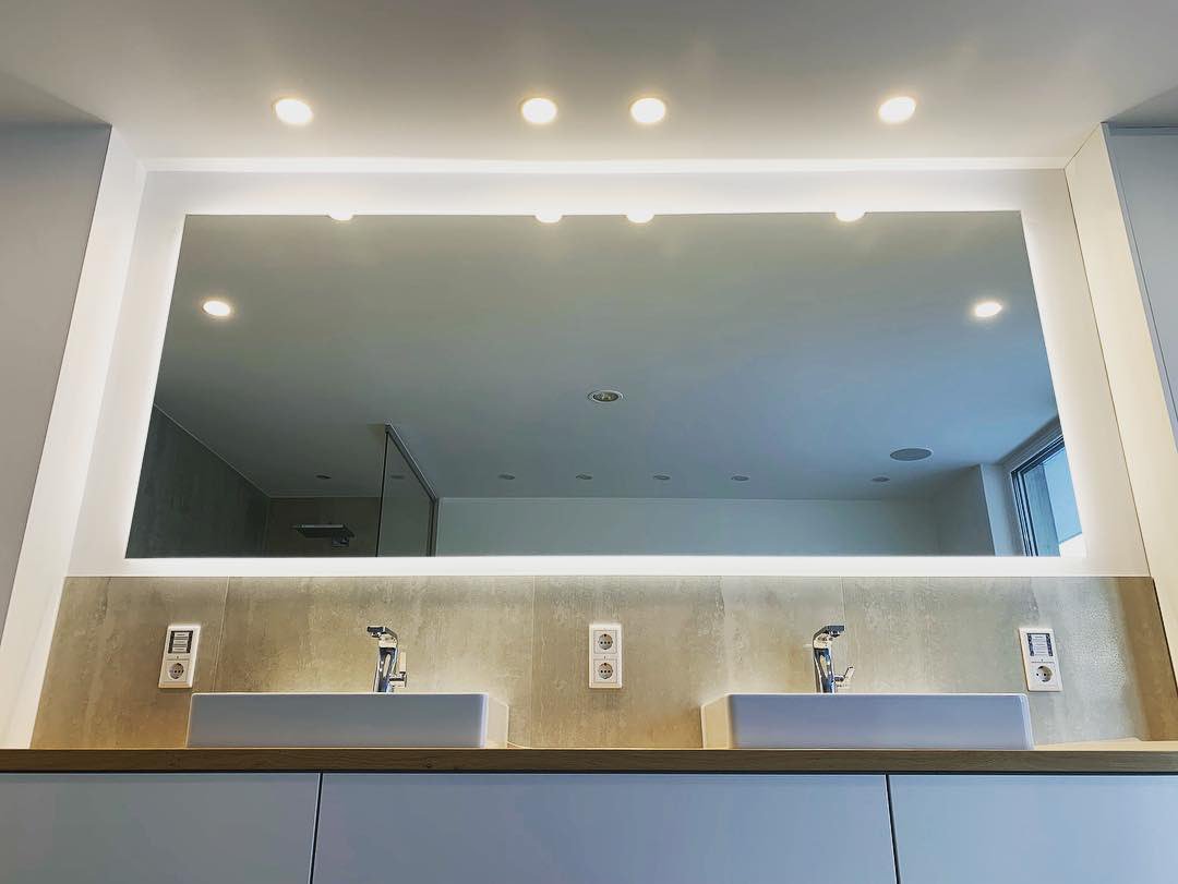 Odenwaldglas On Twitter Unser Bislang Grosster Led Badspiegel Im Xxlformat 2 5 X 1 10 M Bxh Mit Umlaufender Ambientebeleuchtung Spiegel Bad Badezimmer Badezimmerdesign Ledspiegel Interiordesign Wohnideen Glasnachmass