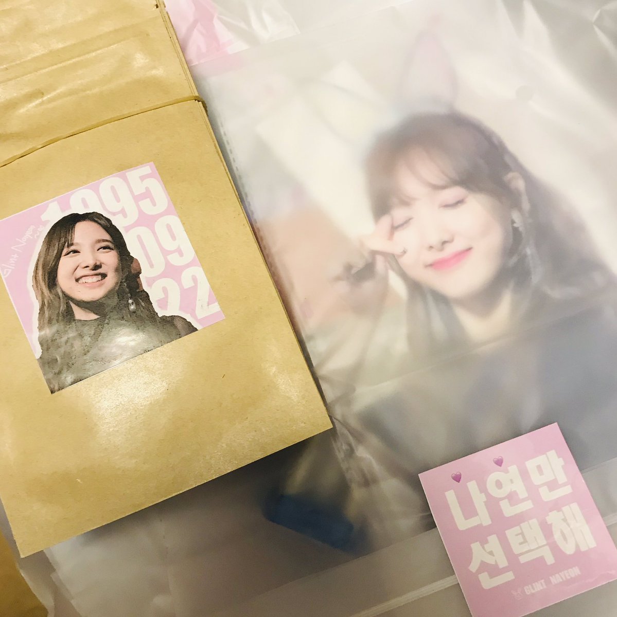 #트와이스⁠ ⁠#TWICE⁠ ⁠#나연 #NAYEON #ナヨン
We will distribute the cheering set on music bank in HK around 2pm🥰please come and take it💓