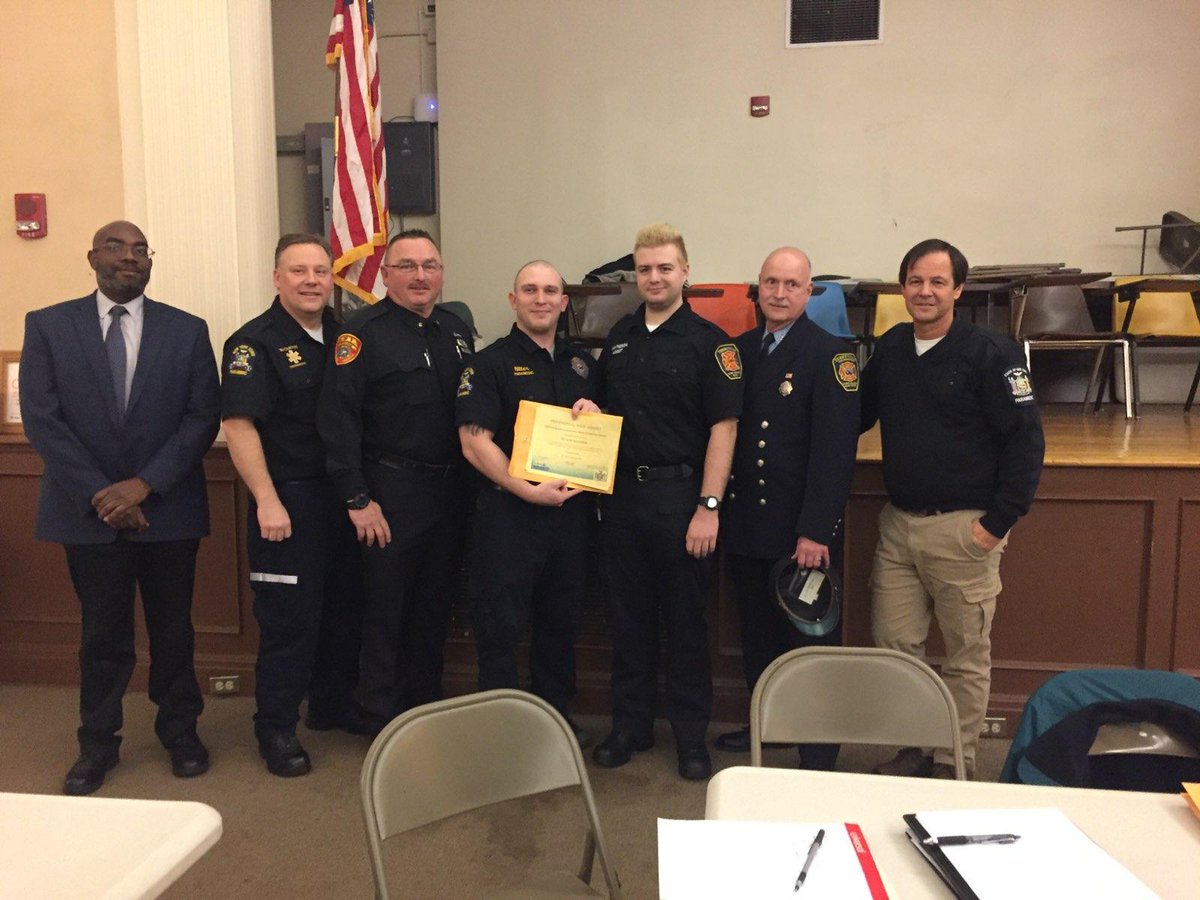 SCPDHq's tweet photo. .@SCPD6thPrecinct Officer Tom Wassmer was recently was awarded the Prehospital Save Award from Suffolk Regional EMS Council (REMSCO) for reviving a man in cardiac arrest at his Coram home in September. https://t.co/EiB4TNGg1N