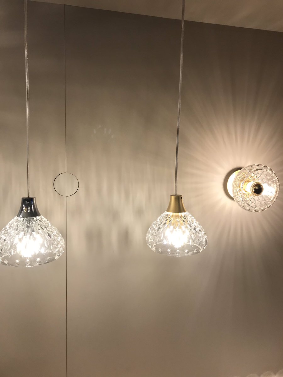 romany_headlam's tweet photo. Congratulations to #saintLouiscrystal   on their flexible Folia lighting #foliacollection which would look great in a private residence or yacht #superyacht #lighting https://t.co/GOf8WvZXXi