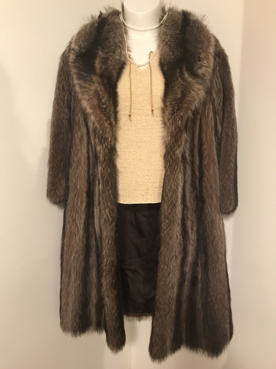 chestnutcrochet's tweet photo. Sharing for Cynthia McGrath
Really love this, from the Etsy shop Vintage2theMaximum. https://t.co/xahxIubNHj #etsy #clothing #women #jacket #softandsupple #2hooks #coat #2pockets #sizemedium #unisex https://t.co/DWd3hVOjso