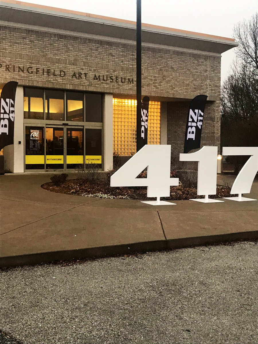 First stop at the #417ThinkSummit had to be the <a href="/ParagonArchMO/">Paragon Architecture</a> VR booth featuring our @OldMissouriBank new branch concept in Mt. Vernon. The VR is so cool!!! 😎😎😎 Make sure you go check it out today! <a href="/Biz417/">Biz 417</a> #CommunityBanking #teamOMB