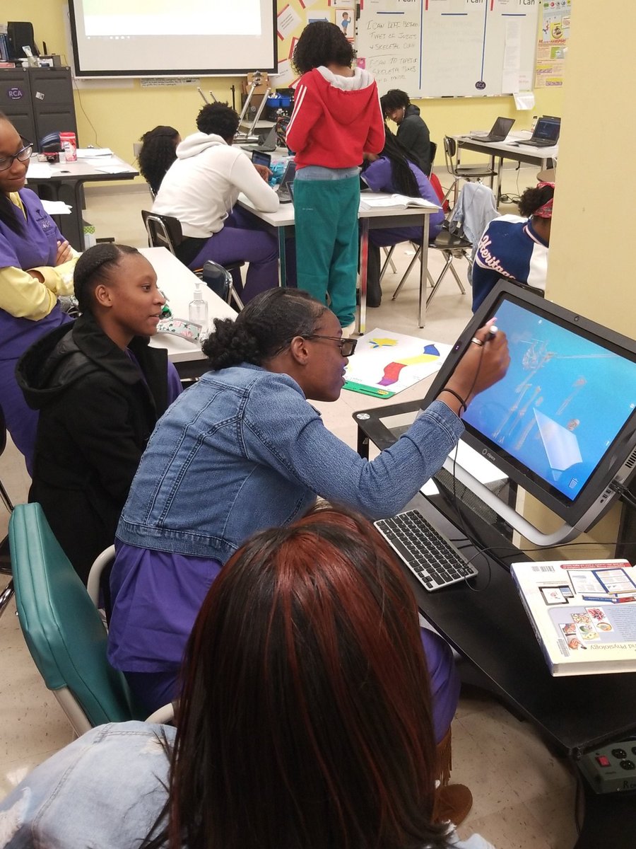 csdavis1970's tweet image. Skeletal System on 3D Z-Space... 3D dissection RCA Healthcare @RCA_Career @RCAHealthcare @RCPSWorldClass #RCAwearethedifference #RCPSCTAE #RockdaleSchools