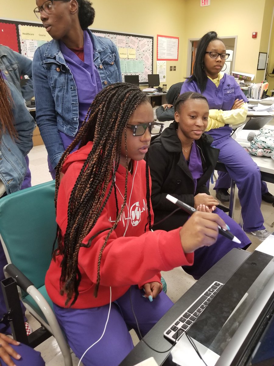 csdavis1970's tweet image. Skeletal System on 3D Z-Space... 3D dissection RCA Healthcare @RCA_Career @RCAHealthcare @RCPSWorldClass #RCAwearethedifference #RCPSCTAE #RockdaleSchools