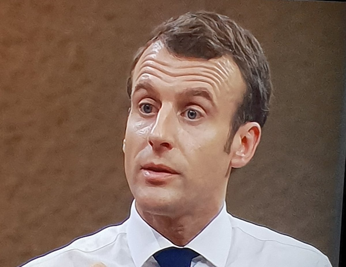 À la question de @BrigitteBareges, @EmmanuelMacron tergiverse, cherchant une réponse qu'il ne trouvera jamais.
Juste rappeler au président que Brigitte Barèges est maire depuis 17 ans et sa ville a connu le drame #Merah, elle n'a pas été élue par hasard comme certains Marcheurs