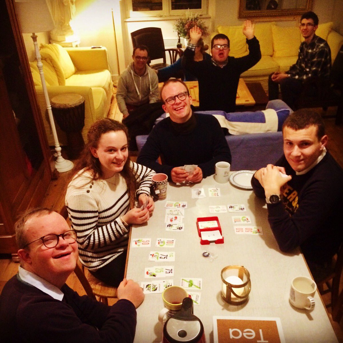 Nos soirées préférées à diadème ce sont les soirées jeux ! Surtout quand nous avons des invités, comme ce soir avec Céline, stagiaire au SPOT jeunesse de Dinard. 

Bon week-end à tous les amis ! 

#Diadème #Handicap #Solidarité #Inclusion #Amitié