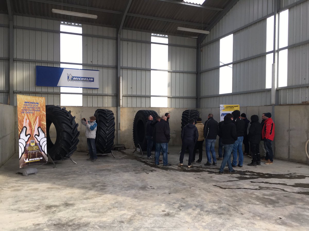 Journée sensibilisation pneumatiques @MichelinAgriFR à  la CUMA de Biziat avec <a href="/laucanupro/">laucanupro</a>