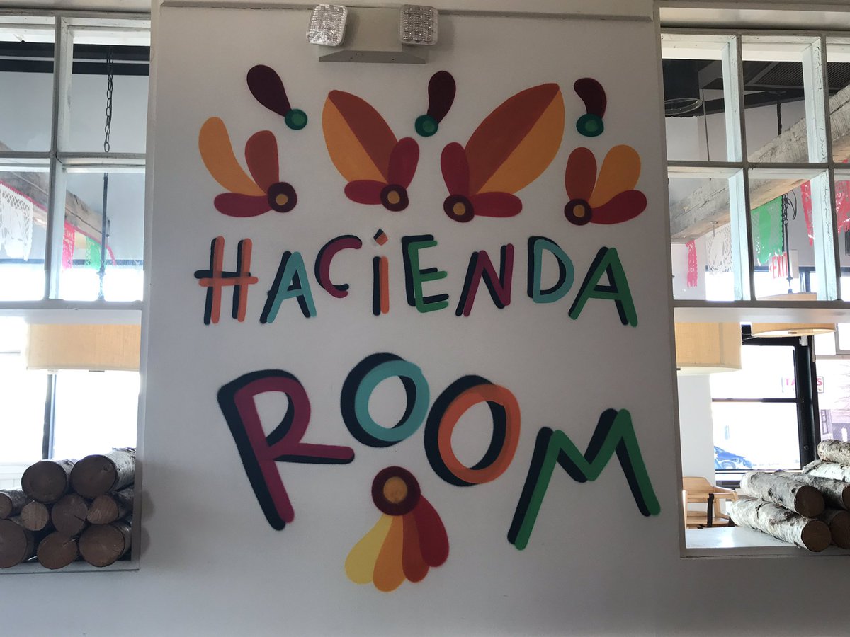 Lunch was an experience I won’t forget! #itsover #noguac #tacosmuybueno #guaciscomingbutmaybenot #haciendaroomforever 🌮🌮🌮