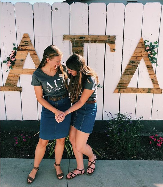 alphagammadelta's tweet photo. The excitement you feel when you return to the chapter facility after break and see your sisters for the first time! #AlphaGamFHC #SweetHomeAlphaGam #AlphaGammaDelta 📷: @calpolyalphagam https://t.co/WfVYXupeOk