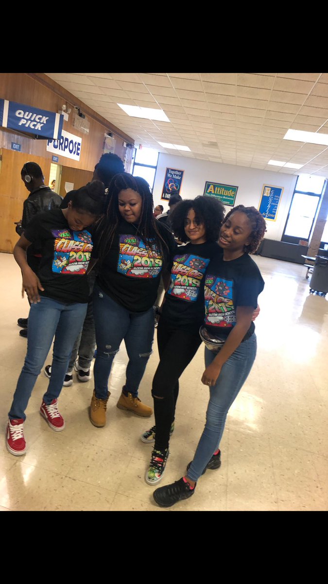 BHSSeniorClass1's tweet photo. Get y’all Senior shirts $15 🤩🤩🤩 https://t.co/gdNrDbmyMd