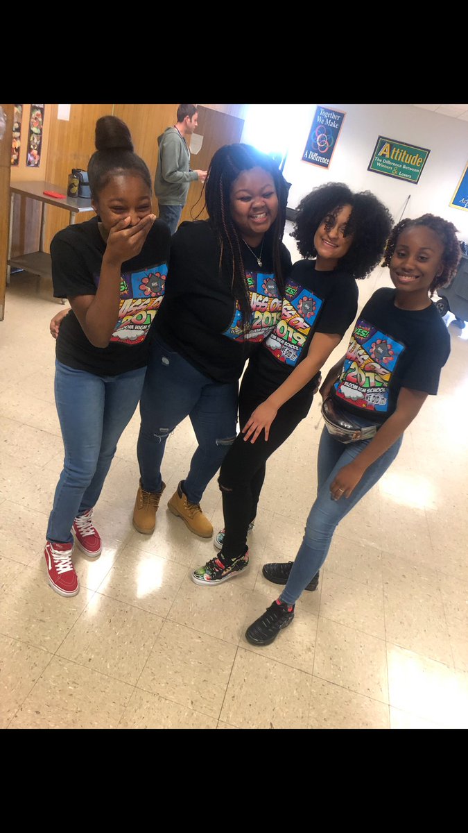 BHSSeniorClass1's tweet photo. Get y’all Senior shirts $15 🤩🤩🤩 https://t.co/gdNrDbmyMd