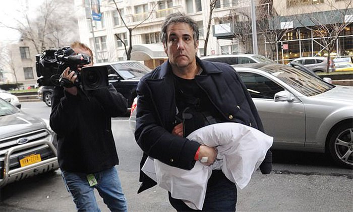 Who beat the shit out of rat Michael Cohen? Black eye, arm in sling