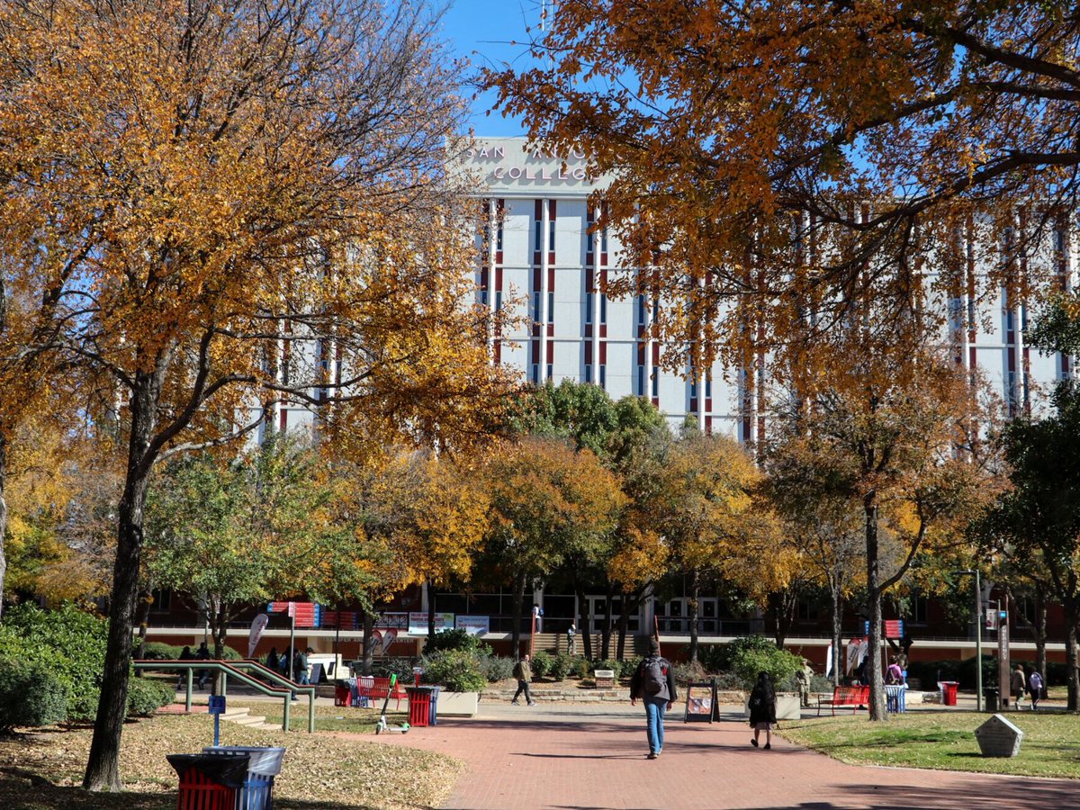 SAC_PR's tweet photo. We can't wait to welcome everyone to campus next Tuesday, Jan. 22 for the start of the Spring 2019 semester! It's been too lonely without our students. #SpringSemester #StartAtSAC #FinishFaster #CollegeLife #HolidayBreak #SACrangers https://t.co/RpKbSpMGaL