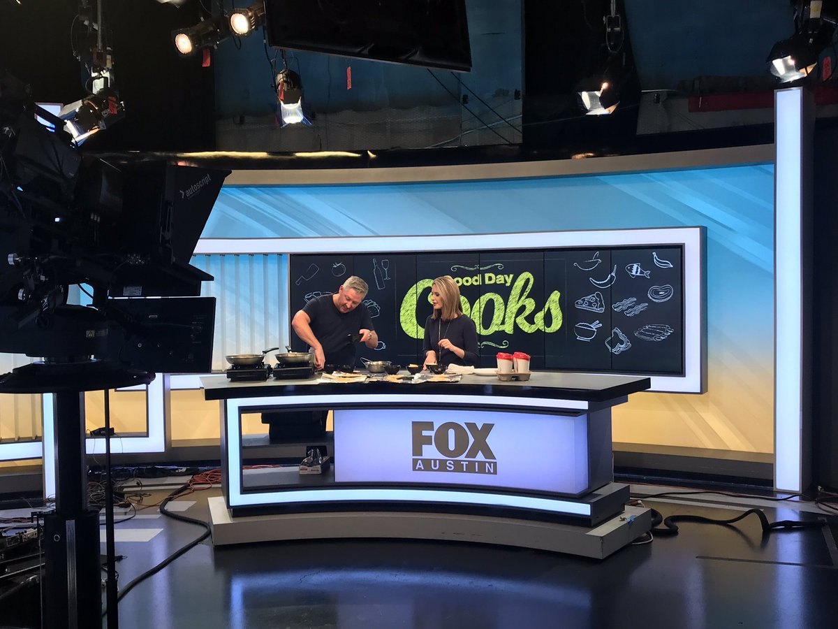 FrankLons's tweet photo. Who doesn’t love breakfast tacos?! 😋 🌮 @cheftimlove showing @LaurenOnFOX7 some delicious recipes in studio! @fox7austin https://t.co/FWasSupA5H