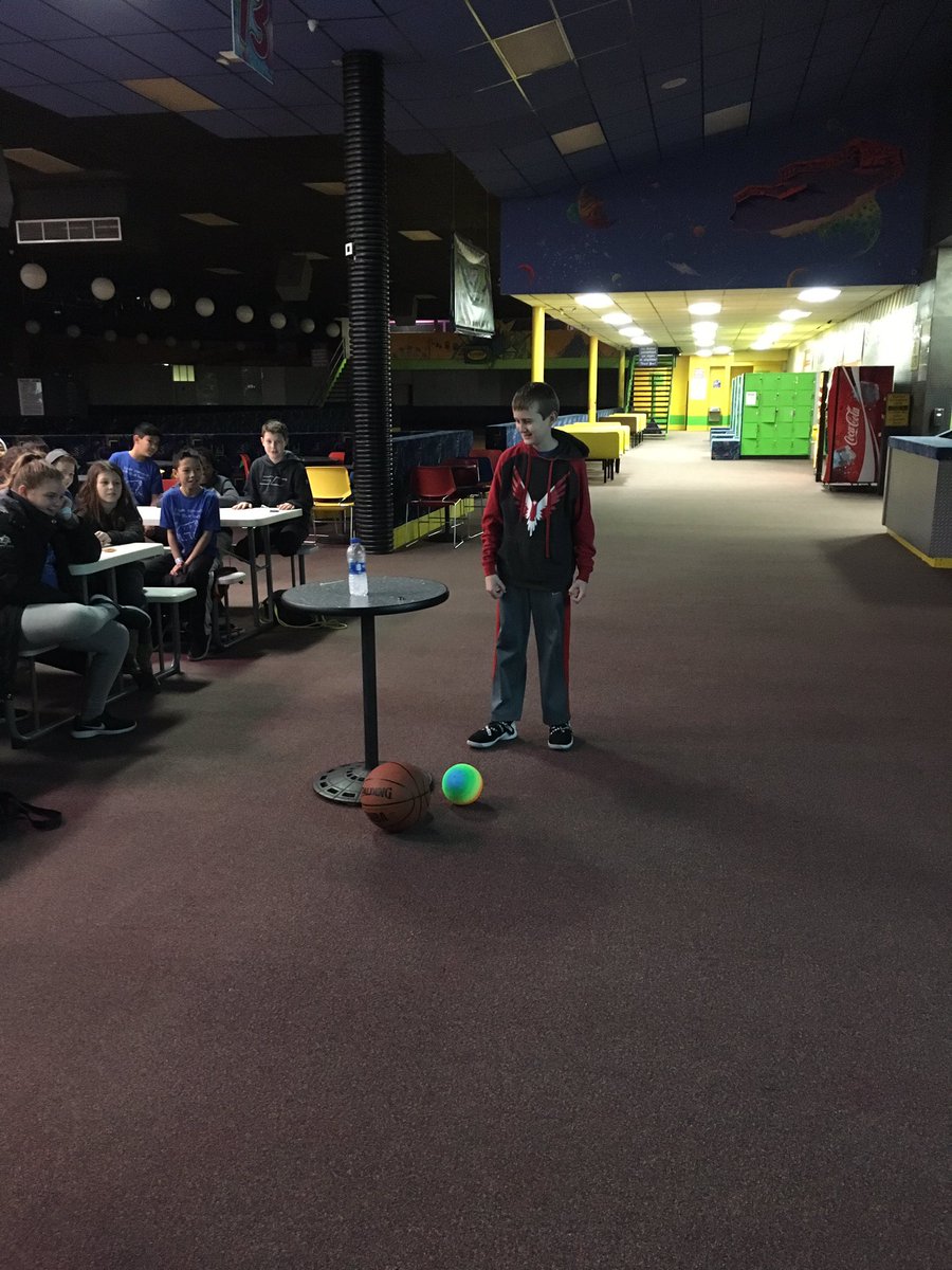 Kaselteen's tweet image. Only on a #stem field trip to @SkateZone71 does one get to bottle flip and not annoy ones teacher. #fifthgrade @BRN_Elementary #landedit