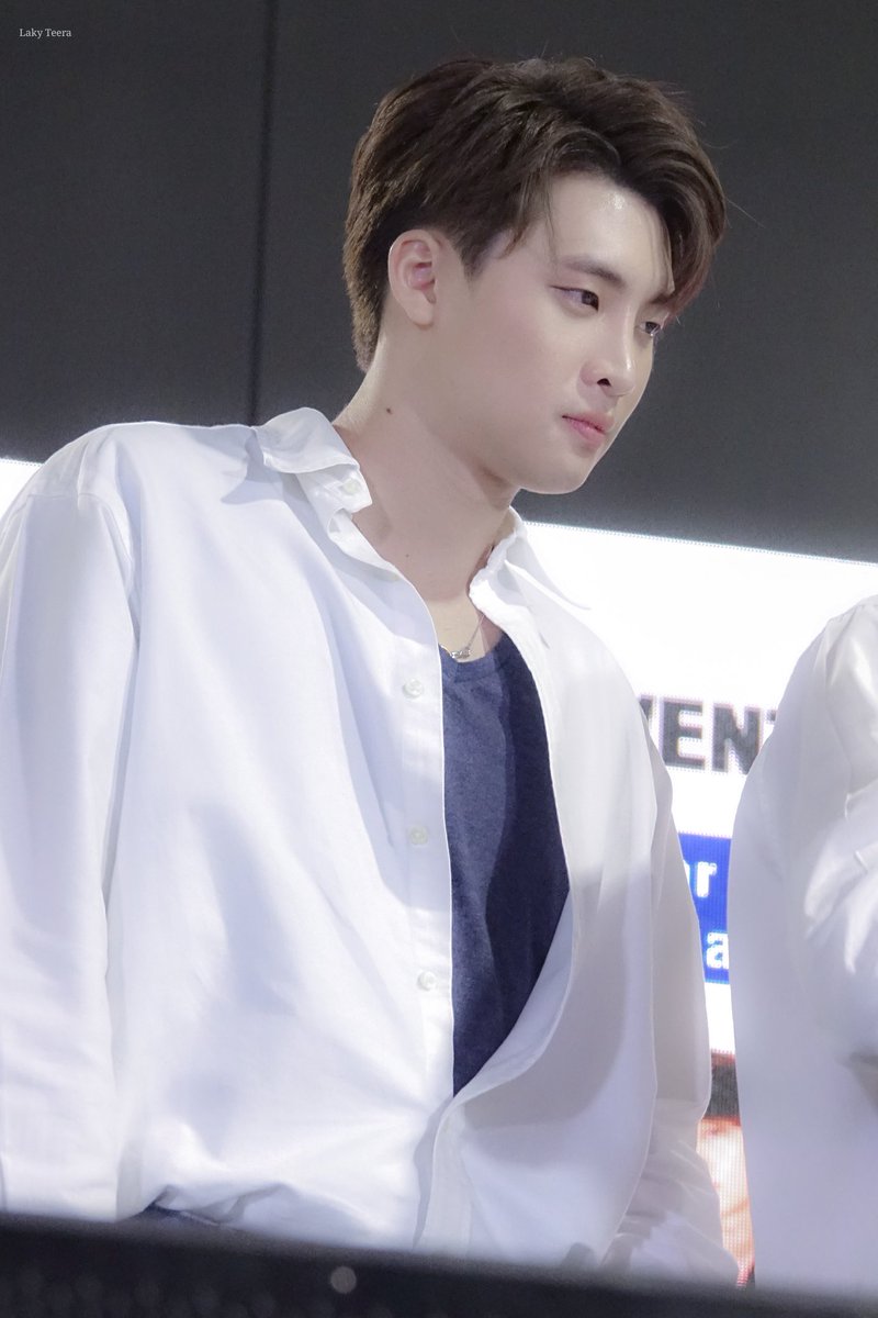LAky2211's tweet photo. [100119] #1stFanThanksEvent
#HiveProfessional
#SamsungGalaxyNote9 
#MeanPhiravich https://t.co/NNimTgF2GT