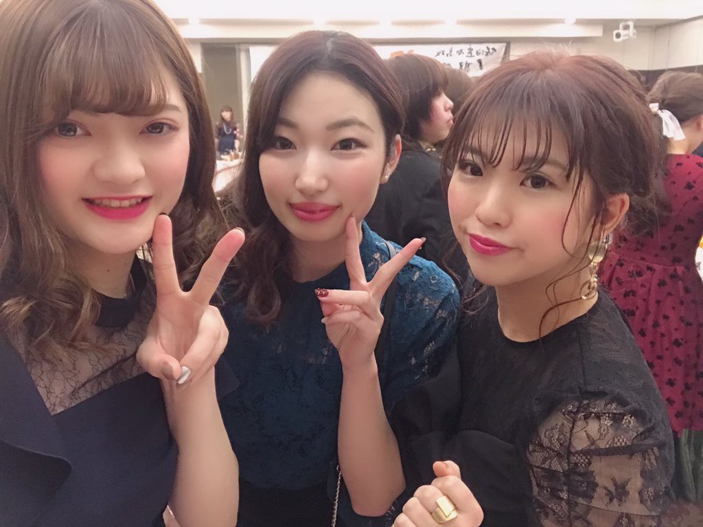 jblaaaav's tweet photo. 高校の同窓会ほんとーに楽しすぎた、もーやばい！ずっと余韻が抜けない🌞💖💖💖 https://t.co/psHLw78oMZ