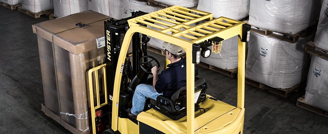 hysterco's tweet photo. Did you know that only 25% of companies track #materialshandling equipment and utilization by specific drivers? Gain a comprehensive view with #HysterTracker – and see how you can implement #telemetry: https://t.co/tSvkFZwsRn