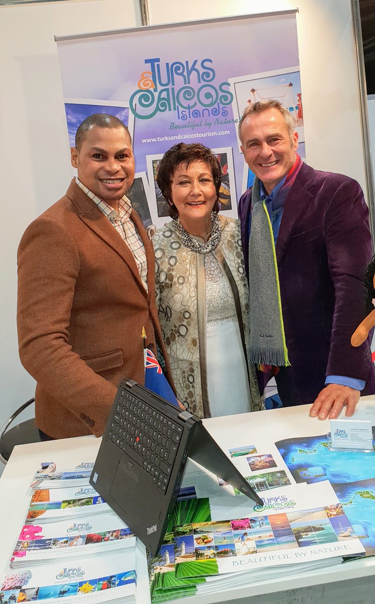 IamSirCourtney's tweet photo. With Maureen Ledwith, Sales Director of The Holiday World Show and TV presenter Paul Martin of Flog It at #Belfast #Telegraph Holiday World Show in Northern. Stop by #StandC2 for information on @TCITourism https://t.co/0e9v6nBA20