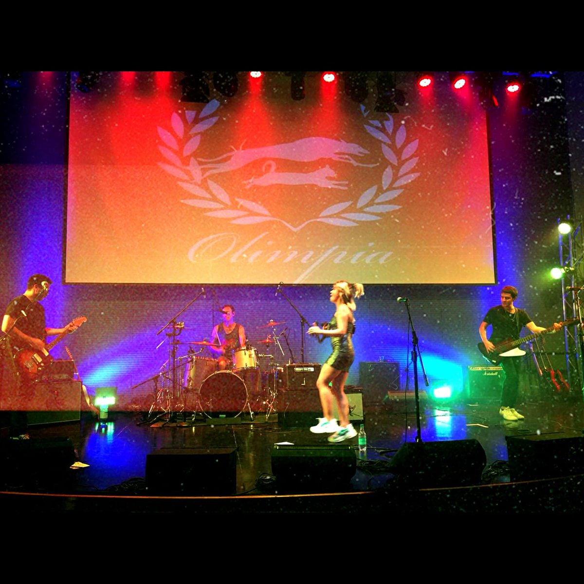 Que bien lo pasamos el miércoles y que gran público el que nos acompañó!