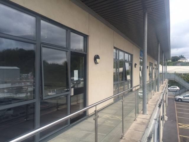 yachthavenquay's tweet image. Looking for a new office for your #Plymouth business?

We have a cracking first floor office available to rent. Modern and clean with a balcony, large windows for loads of natural light, amazing views and free parking.

More details:
gumtree.com/p/commercial-p…