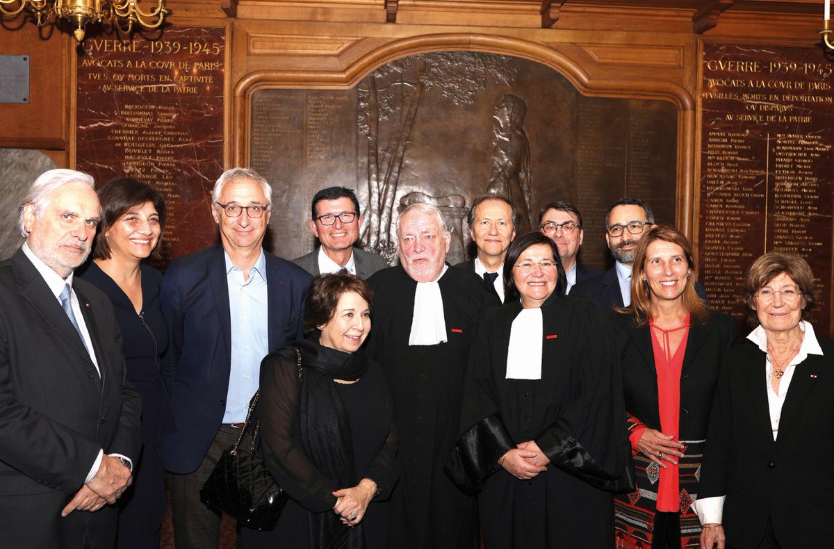 Jss_Journal's tweet photo. Maître Christian Huglo célèbre ses 50 ans de barreau @Avocats_Paris @HLAvocats @corinnelepage
#avocat #barreau #Huglo
https://t.co/4hpNcUZ5PO https://t.co/usoLkDDrqD