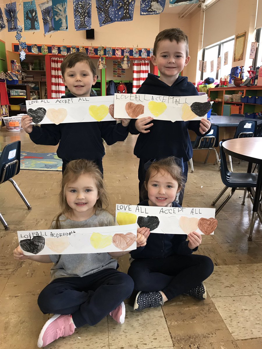 stbrendanschool's tweet photo. K1B Love All Accept All @RCABKMEARS @stbrendanschool @RCABmgoslin @CSOboston @bostoncatholic https://t.co/wAhxGn1Vd1