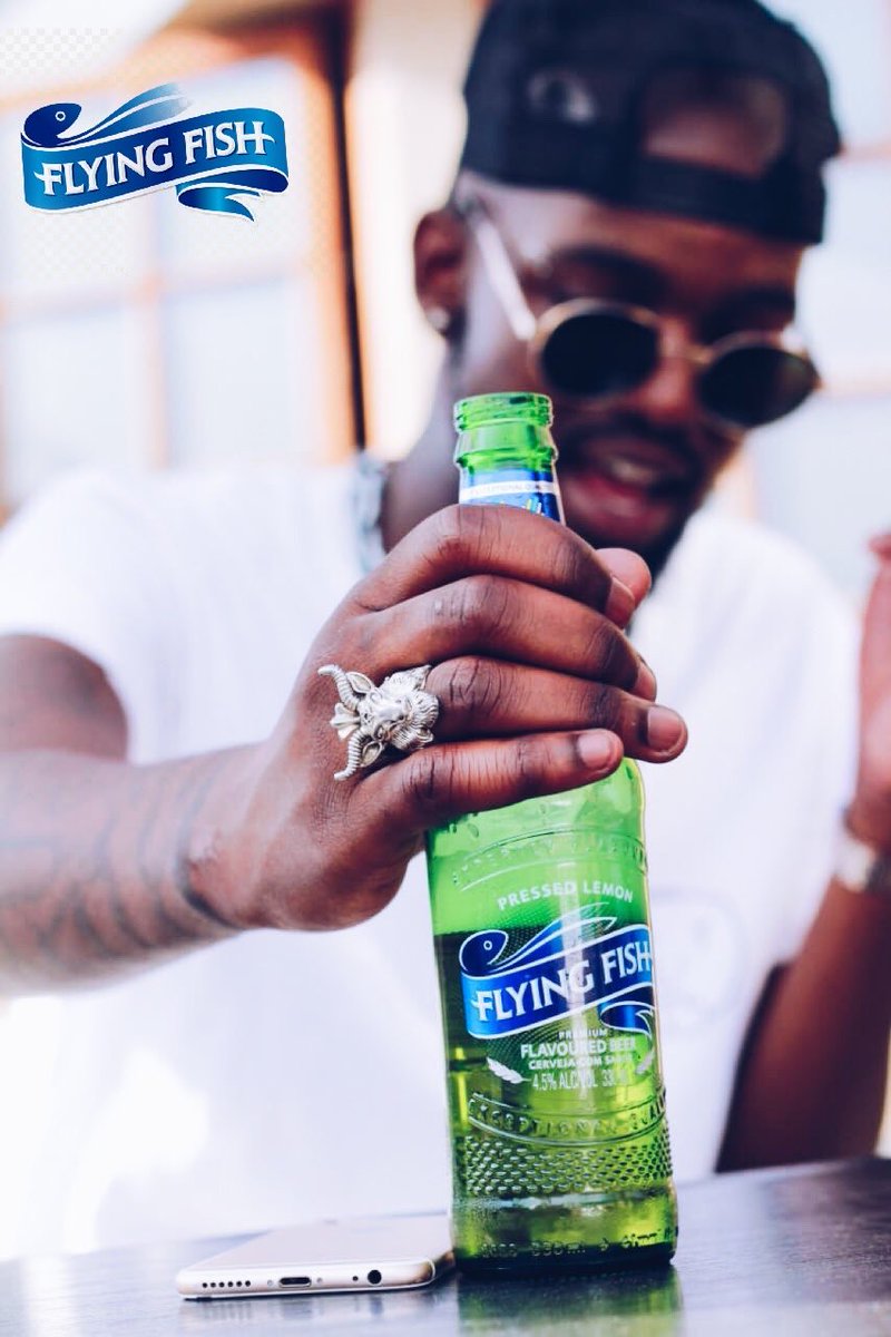 Ayandaybk_rsa's tweet photo. MAN NOTHING BEATS A COLD RE-FRESHING @FlyingFishSA  ON A VERY HOT FRIDAY. DRINK RESPONSIBLY AND BE SAFE. HAPPY FRIDAY EVERYONE 🌴 https://t.co/mL4GlBfacm