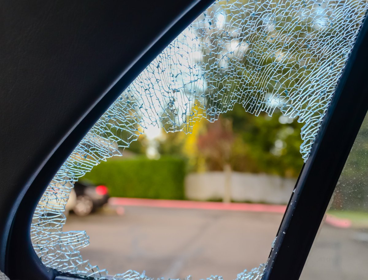 SWAGLLC1's tweet photo. No matter what happens, you can count on SouthWestern Auto Glass to be there to help you with all your auto glass needs, even if it is not the windshield. We replace any and all glass on your vehicle including the quarter glass! #AutoGlass #WindshieldReplacement https://t.co/jNxaKkRGKv