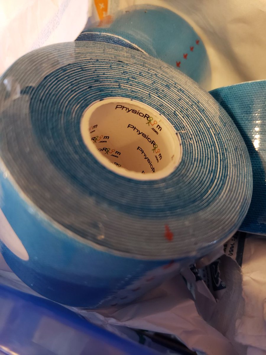 spine2021's tweet photo. This is the physio tape the medics are using for blisters, along with fleecy web, works. #BritainsMostBrutal #spinerace #thespinerace #spinerace2019 https://t.co/TRr7GPoeCT