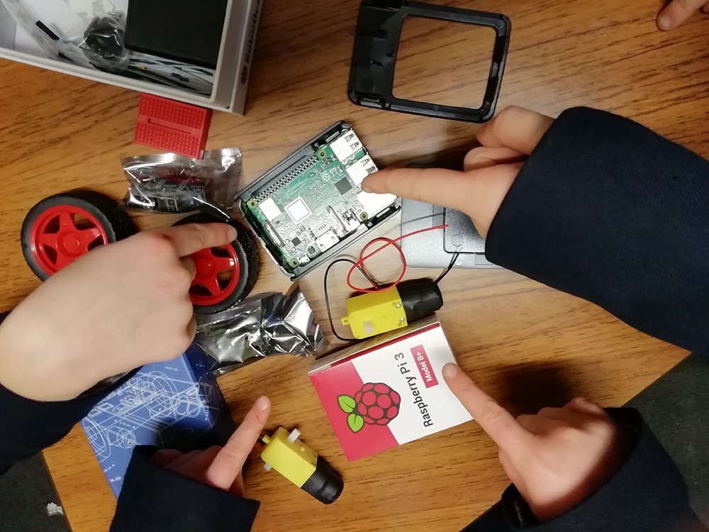 Yes indeed! ICT Club’s Raspberry Pi and robotics kit has arrived in the post. Let the coding begin… @Raspberry_Pi #code #ICT https://t.co/DIsTicXyl2