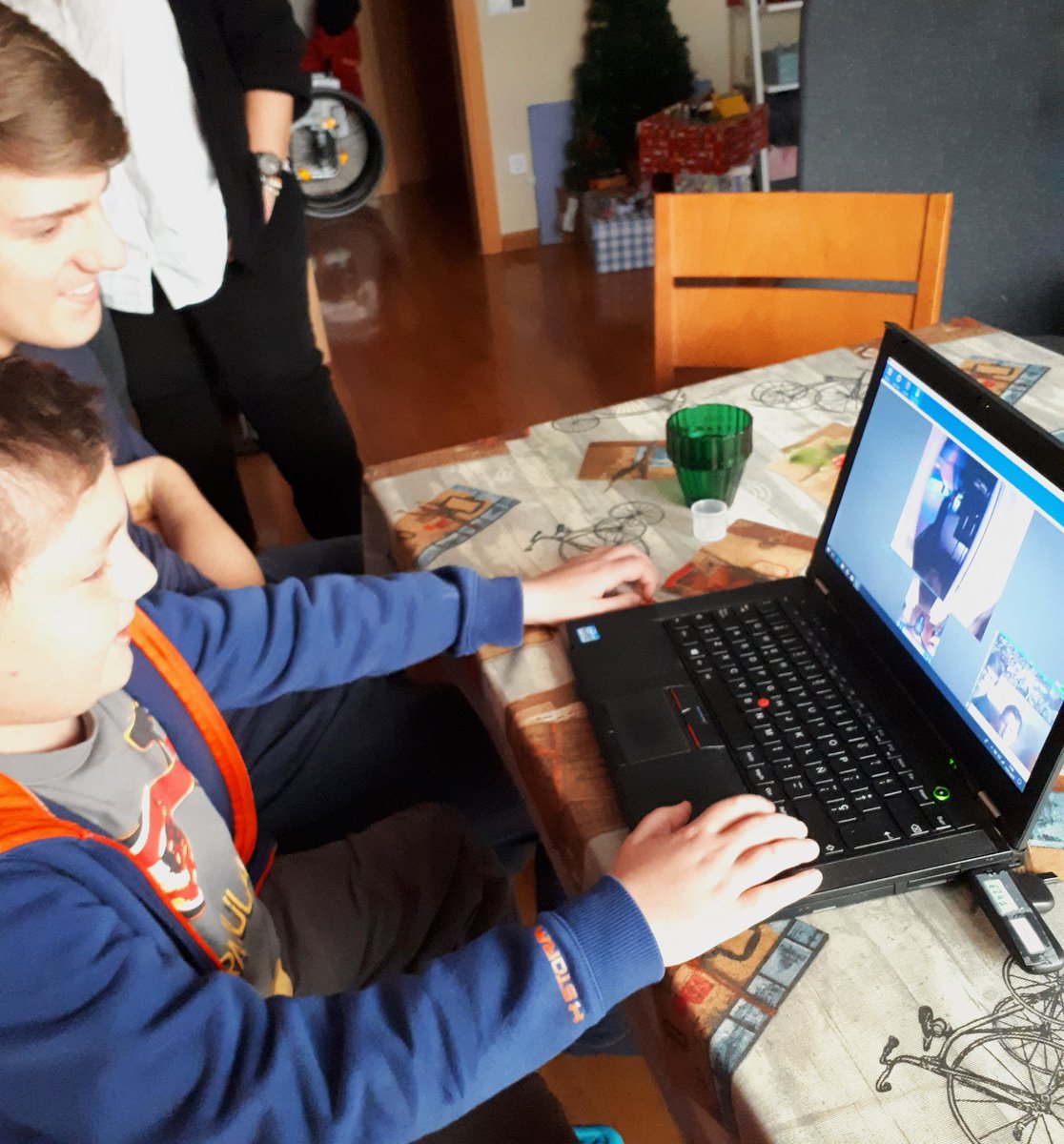 AbidalFound's tweet image. Yesterday we went to Didac&apos;s home to offer him the opportunity to participate in the activity with Robot Pol. When we finished, he confessed that he was impressed to see the Camp Nou so close! #children #robotpol #smiles #happiness #everythingbeginstoday  #ericabidal