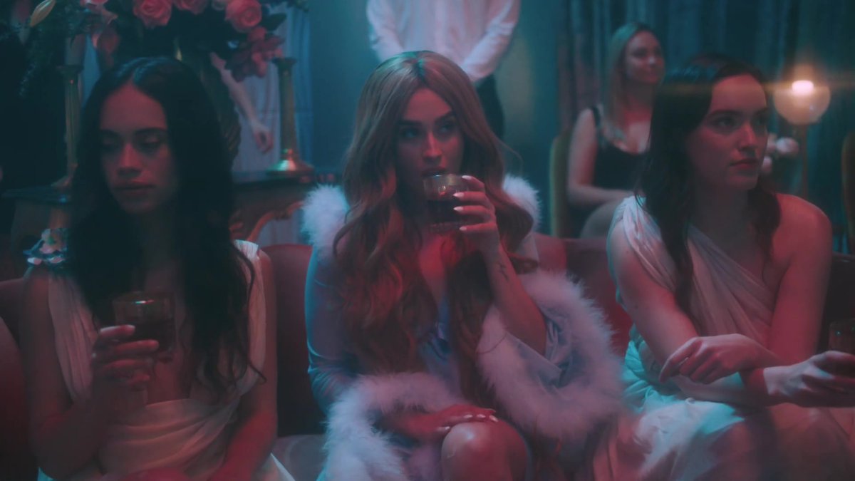 sourflames's tweet photo. AMÉM LAUREN JAUREGUI, OU DEVO DIZER MULHER DA MINHA VIDA? #MoreThanThatVideo https://t.co/QRcPGirvPq
