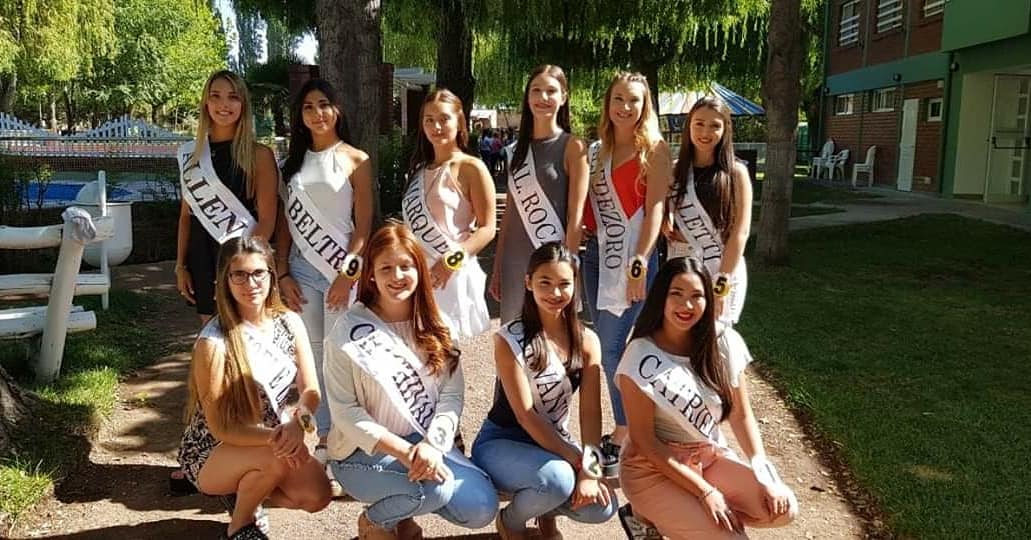 fiestadelapera's tweet photo. 👑 Las 10 postulantes a Reina de la FNP, ya se encuentran alojadas en el predio del Sindicato de Camioneros.

#Pera2019🍐  #AllenCiudad https://t.co/34CjLnjaEw