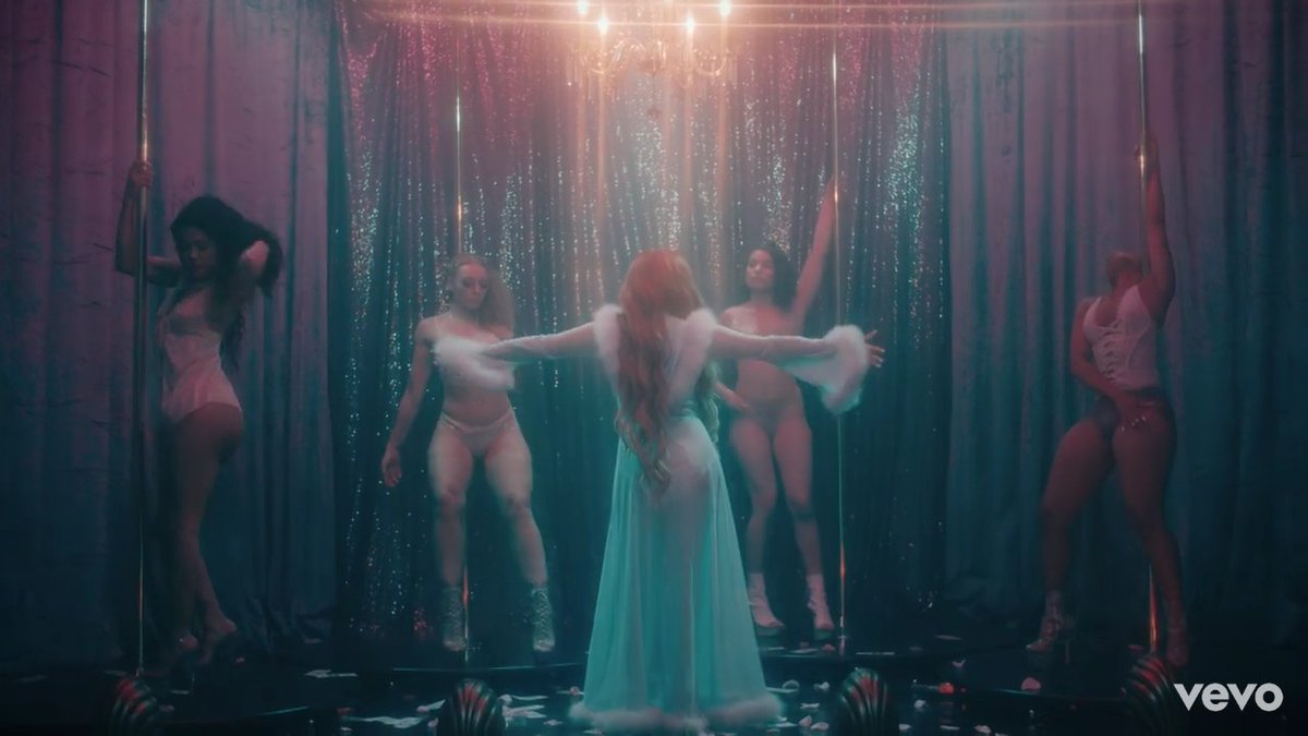 sourflames's tweet photo. AMÉM LAUREN JAUREGUI, OU DEVO DIZER MULHER DA MINHA VIDA? #MoreThanThatVideo https://t.co/QRcPGirvPq