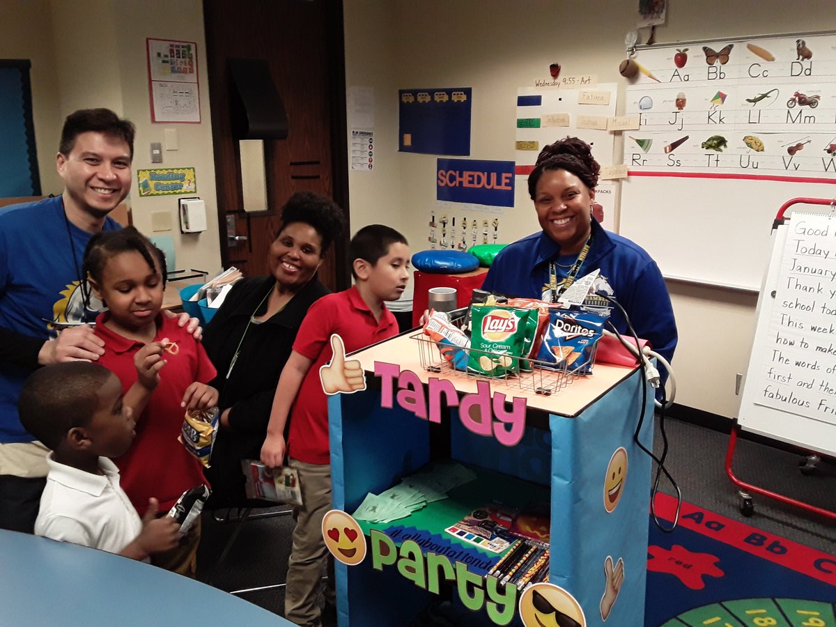 reach1cmb's tweet photo. NO TARDY LET'S PARTY!
#dontbetardyfortheparty
#AttendanceMatters
@ElocinMac84 
@ChambersCharger https://t.co/PATxnjqFfL