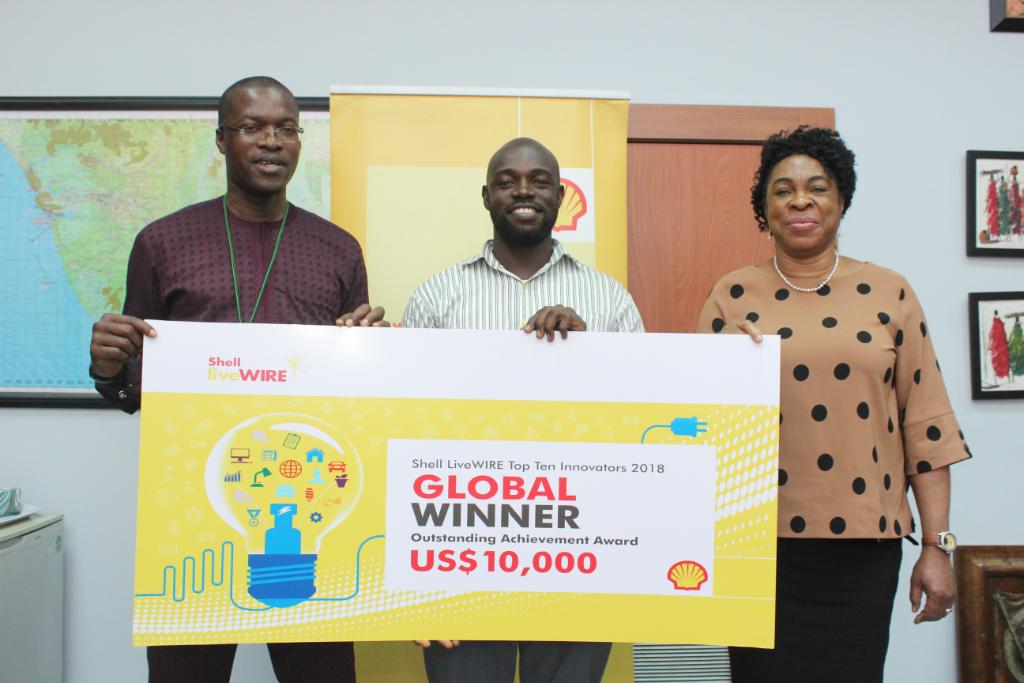 LiveWIREIntl's tweet photo. Congrats to Bakumor Yolo of De-Rabacon Plastics Enterprise for winning the Outstanding Achievement Award as part of the #TopTenInnovator awards! 🏅👏 Learn more: https://t.co/hUuROBW62B https://t.co/bFNNAnM7iq