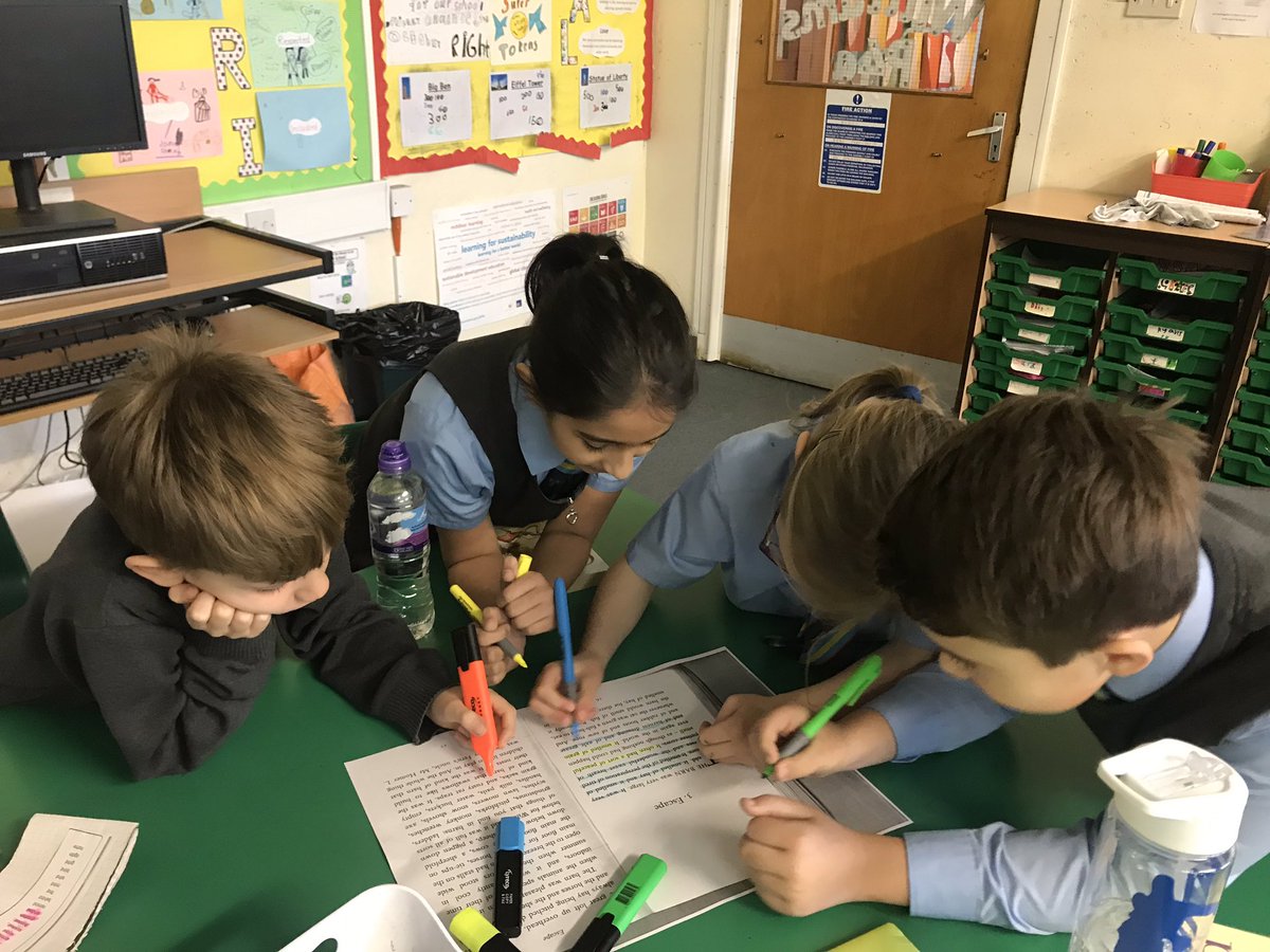 OLRprimary's tweet image. P4a highlighting the descriptive language used to describe the setting of the barn in chapter 3 of Charlotte’s Web 🕸🕷🐖 #setting #descriptivelanguage